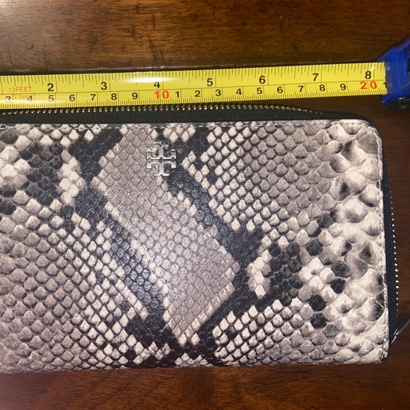 Tory Burch Python Leather Long Wallet EUC - Picture 6 of 8